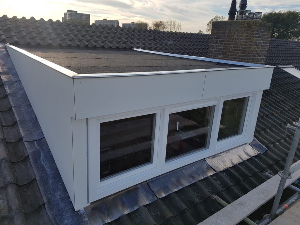 Gevelrenovatie en schilderwerk uitgevoerd door Renotix in Naarden.