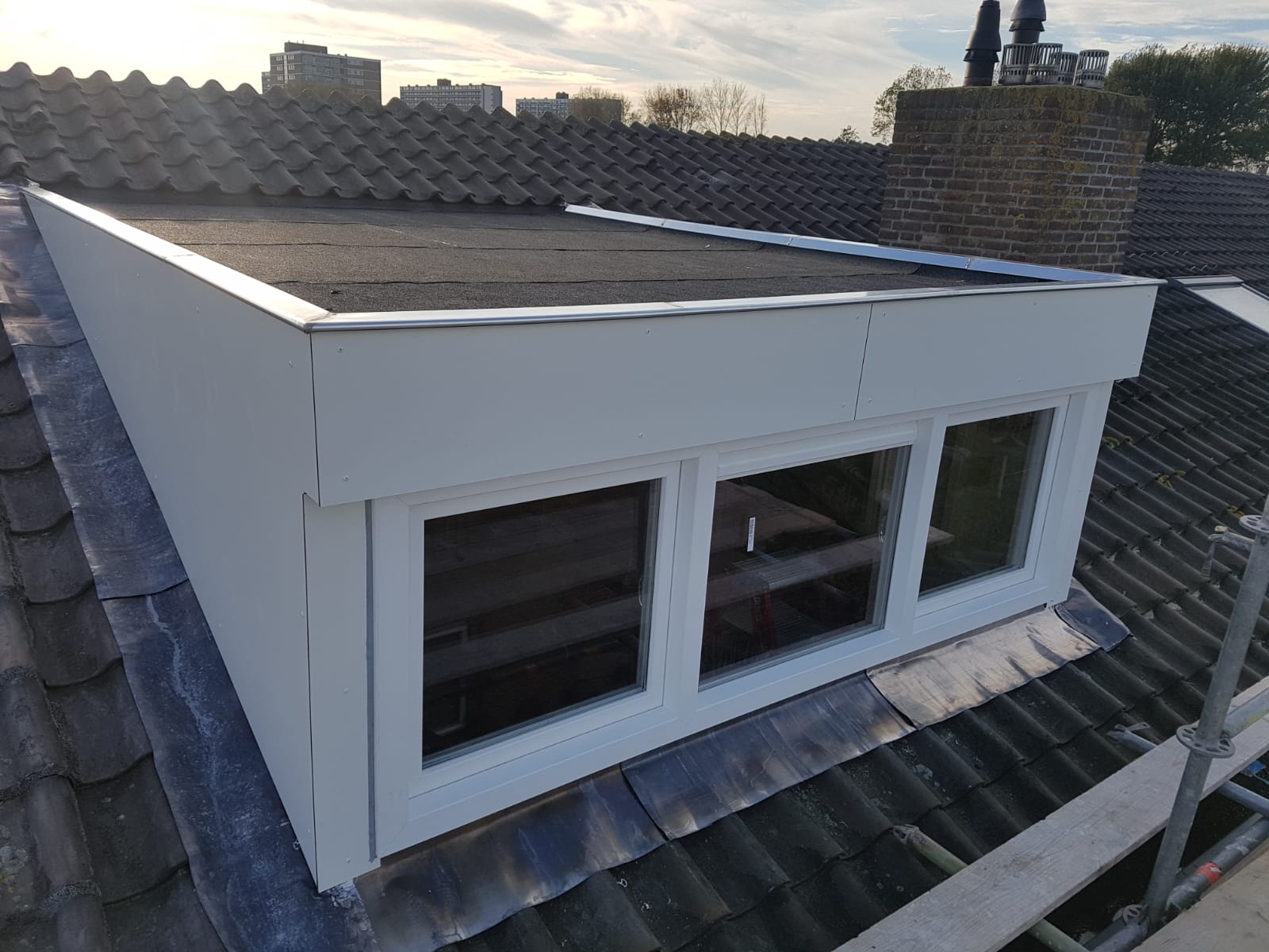 Gevelrenovatie en schilderwerk uitgevoerd door Renotix in Naarden.